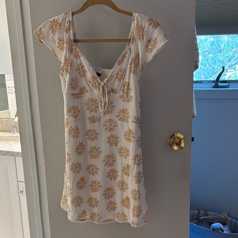 American Eagle Outfitters White and Gold Floral Mini Dress
